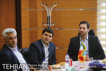 بازدید مدیرعامل شرکت ملی پست ایران و معاون وزیر ارتباطات از رصدخانه شهری تهران 21