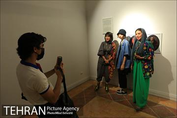 نمایش عکس «زیبایی در جنگ» 16