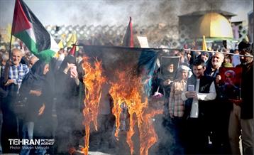 تجمع قدردانی از عملیات وعده صادق ۲ در میدان امام حسین (ع) 19