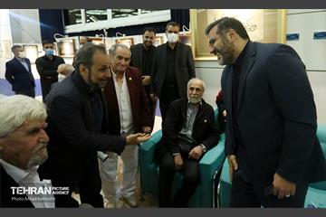 بازدید هنرمندان پیشکسوت و وزیر ارشاد از نمایشگاه قرآن 22