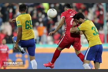دیدار تیم های فوتبال پرسپولیس تهران و صنعت نفت آبادان 9