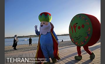 گردهمایی بزرگ عروسک‌های نوروزی در دریاچه شهدای خلیج فارس 36