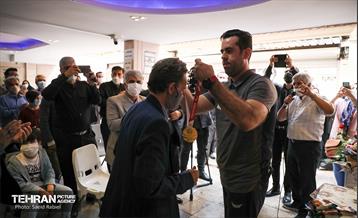 استقبال اهالی منطقه 17 از صادق بیگدلی قهرمان پاراالمپیک 2020 توکیو 26