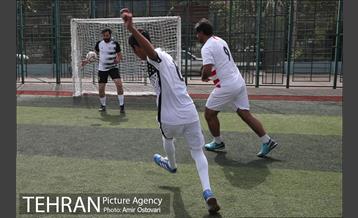 دیدار دوستانه بین پیشکسوتان پرسپولیس-استقلال با کودکان کار 14