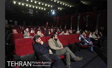 نقد مستند آی آدم ها در خانه هنرمندان‎ 7