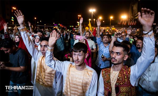 جشن وحدت در میدان انقلاب اسلامی