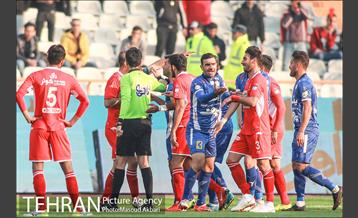 دیدار تیم‌های فوتبال پرسپولیس - استقلال خوزستان 8