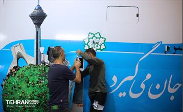 مراحل آماده سازى اکیپ هاى سیار واکسیناسیون شهردارى تهران 11