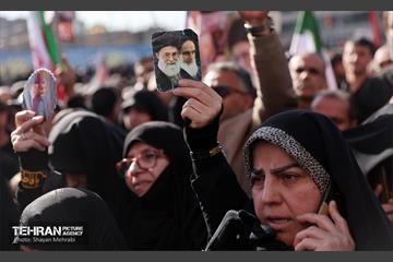 اجتماع مردم تهران در پی شهادت رهبر انقلاب - 1 45