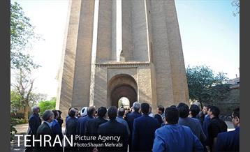 بازدید شهردار تهران از برج طغرل به مناسبت روز تهران 3