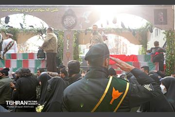 تشییع پیکر ۲۰۰ شهید گمنام دفاع مقدس در تهران 30