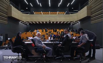 نشست خبری رویداد بین‌المللی طراحی کارتون، کاریکاتور و پوستر «هولوساید ۲۰۲۴» 23