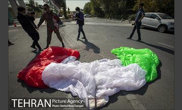 پرش با چتر از برج پرچم 16