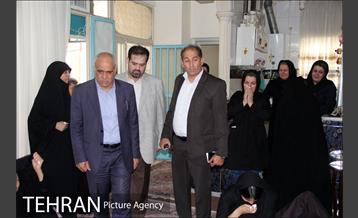 دیدار شهردار منطقه 4 با خانواده مرحوم نوجوان 13 ساله علی هوشنگی 2