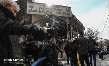 بازدید خبرنگاران رسانه‌های خارجی از تخریب اموال عمومی شهر 1