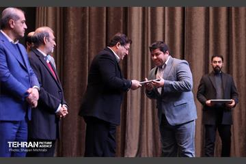 آیین تجلیل از برگزیدگان مناطق 22 گانه 6