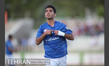 دیدار تیم های فوتبال سایپا و صنعت نفت آبادان