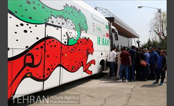 رونمایی از اتوبوس تیم ملی با طرح یوزپلنگ