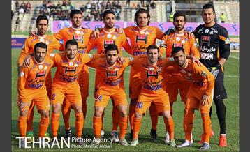 دیدار تیم های فوتبال سایپا تهران و ذوب آهن اصفهان