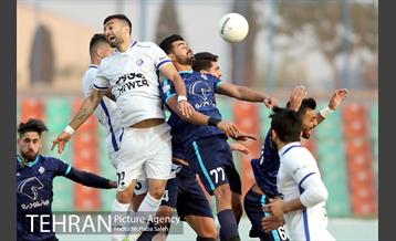 دیدار تیم های فوتبال پیکان و استقلال تهران 10