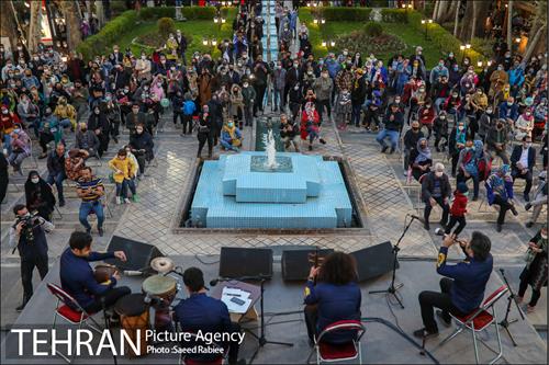 اجرای گروه موسیقی سورنای در باغ فردوس 26