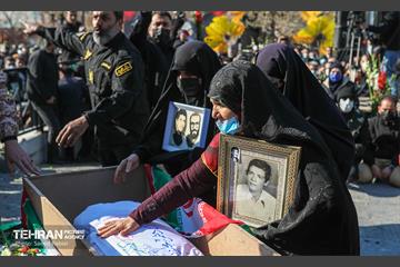 مراسم تشییع پیکر دو شهید گمنام دفاع مقدس در منطقه 11
