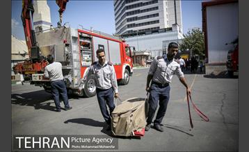 پذیرایی ایستگاه های آتش نشانی از شهروندان و دانش آموزان 10