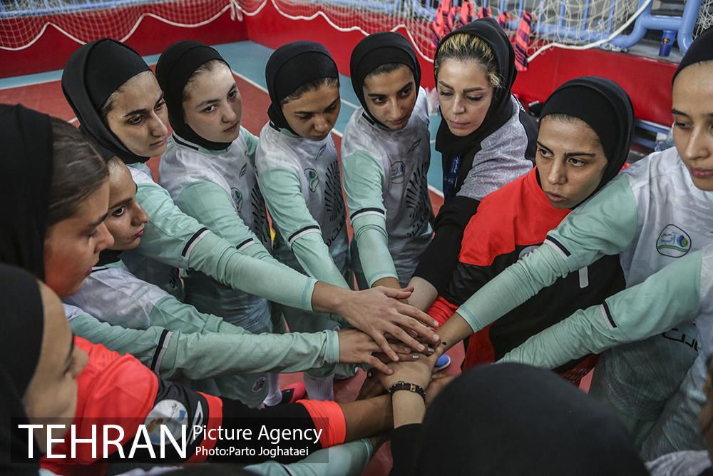 دیدار دو تیم فوتسال زنان سایپا و ملی حفاری 13