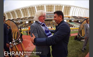 دیدار تیم های استقلال تهران و سپاهان اصفهان 23