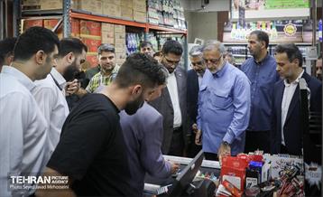 بازدید شهردارتهران از میدان میوه و تره‌بار صادقیه 10