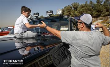 اجتماع بزرگ خودروهای کلاسیک در تور تهران دیـزین  17