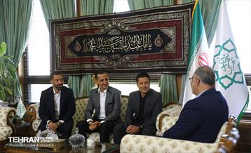 دیدار سه داور بین‌المللی فوتبال با شهردار تهران 5