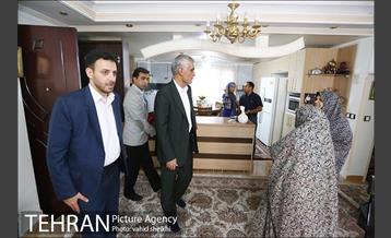 دیدار شهردار از خانواده شهید طباطبایی نیا 3