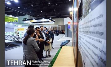 بازدید پیروز حناچی از نمایشگاه مجمع جهای شهری  27