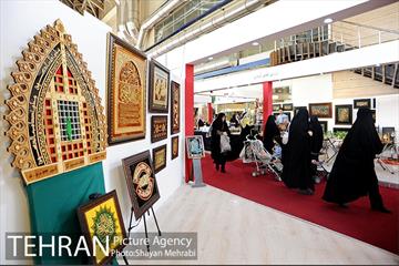 هفدهمین نمایشگاه عطر سیب 24