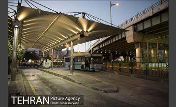 میدان شقایق‎ 15