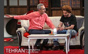 نمایش یک ساعت آرامش در تماشاخانه ایرانشهر 10