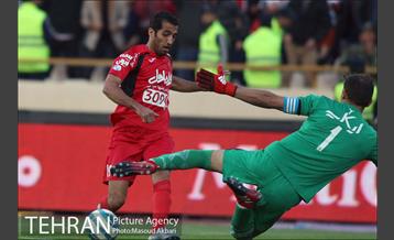 دیدار تیم های فوتبال پرسپولیس و پیکان