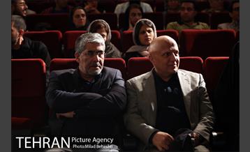 افتتاحیه مستند زمستان است 11