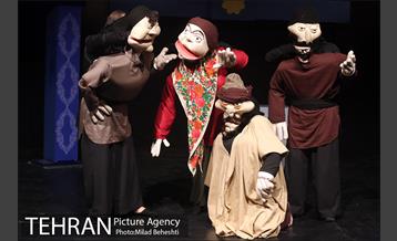 ⁣نمایش حکایت حکایت طبیب اجباری مولیر‎ 21