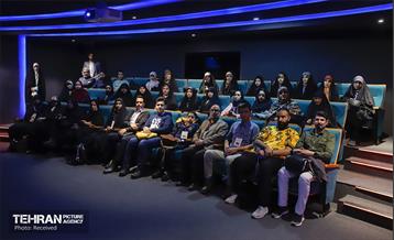 سومین جلسه از سلسه تورهای عکاسی انسان، کتاب، زندگی 7