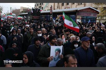 تشییع پیکر ۱۰۰ شهید مردمی و مدافع امنیت در تهران - 1 19