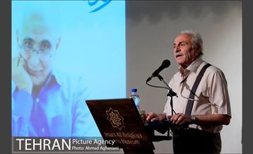 بزرگداشت هوشنگ مرادی کرمانی در تولد ماه 13