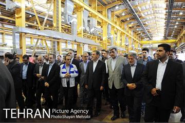 بازدید معاون اول رئیس جمهور به همراه شهردار تهران از کارخانه واگن‌سازی تهران 15