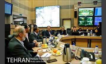 بازدید اعضای کمیسیون عمران مجلس از ستاد فرماندهی و مدیریت بحران شهرداری 13