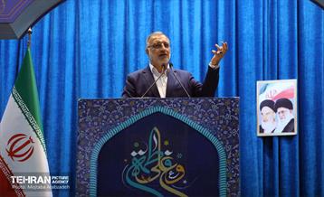 حضور شهردار تهران در نماز جمعه 6