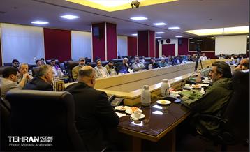 نشست علیرضا زاکانی شهردار تهران با اهالی فرهنگ و هنر 9