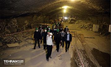 بازدید اعضای کمسیون حمل و نقل شورای اسلامی شهر از ایستگاه تقاطعی مترو توحید 39