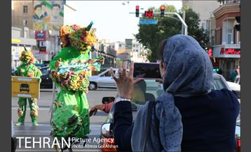نمایش آدم فضایی ها فرشته های آموزش ترافیک  18