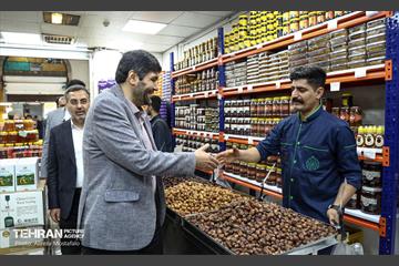 بازدید مدیران شهری از میدان میوه و تره‌بار جلال آل‌احمد تهران 2